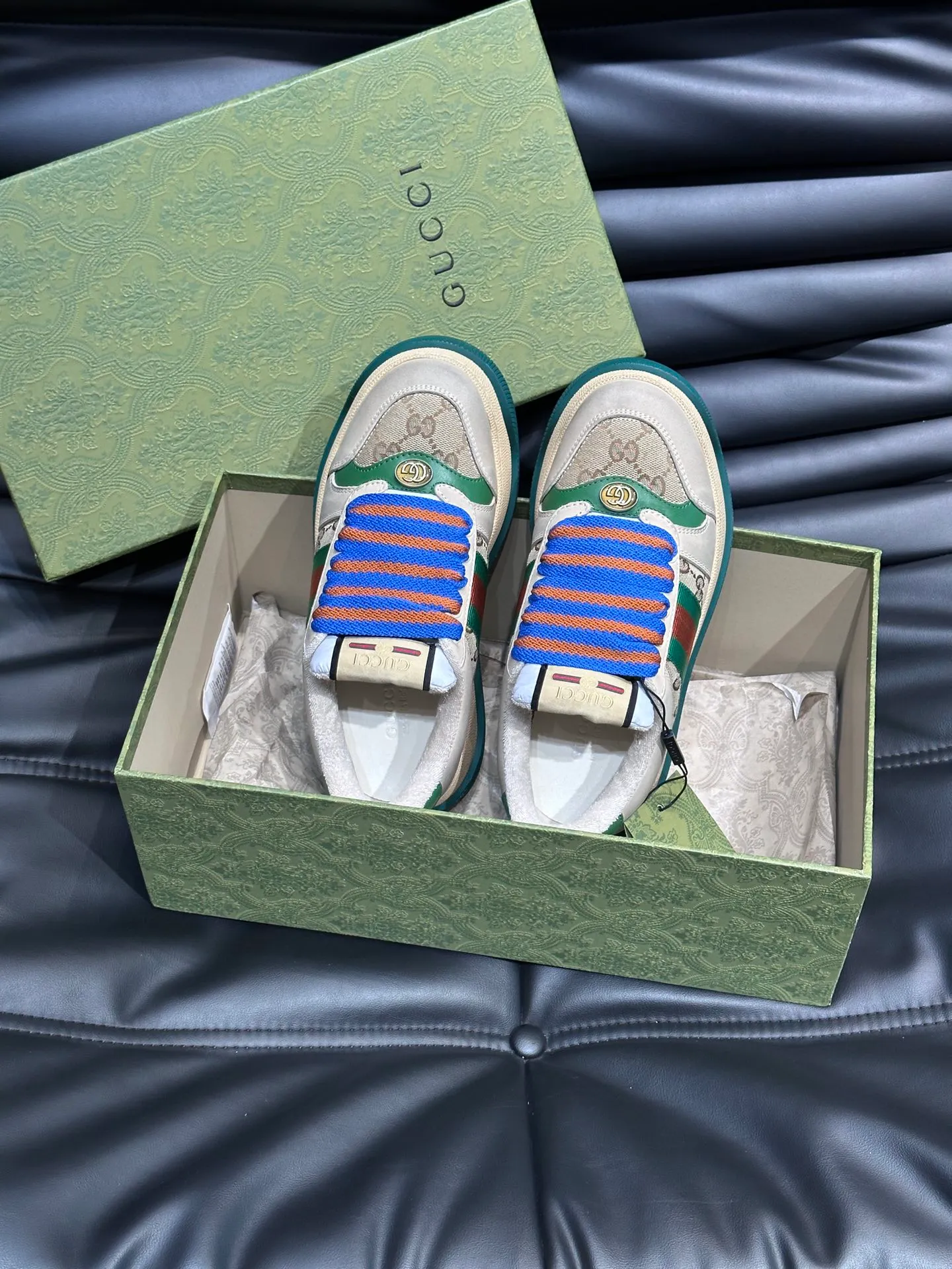 Men's men's shoes 💰p480 "GUCC*" Screener series 👫 Couple style GG thick-soled sneakers, the Screener series is inspired by the classic sneakers of the 1970s, cleverly incorporating the retro Gucci logo, two-color waterproof platform soles, and 5CM thick soles to enhance the aura, conveying the new design concept that a single product should be permanently accompanied by the passage of time, creating a retro distressed effect, decorated with metal double G oval enamel details! High-quality, versatile classic items, highly recommended. Size female 35-39, male 38-44